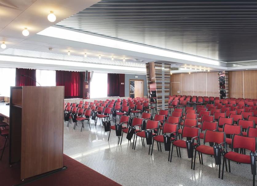 Ruang konferensi Foto