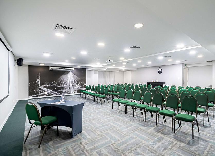 Ruang konferensi Foto