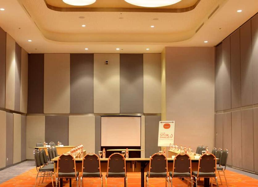 Ruang konferensi Foto