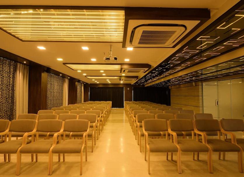 Ruang konferensi Foto