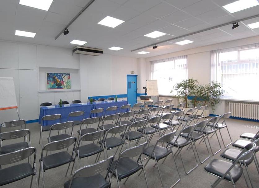 Ruang konferensi Foto