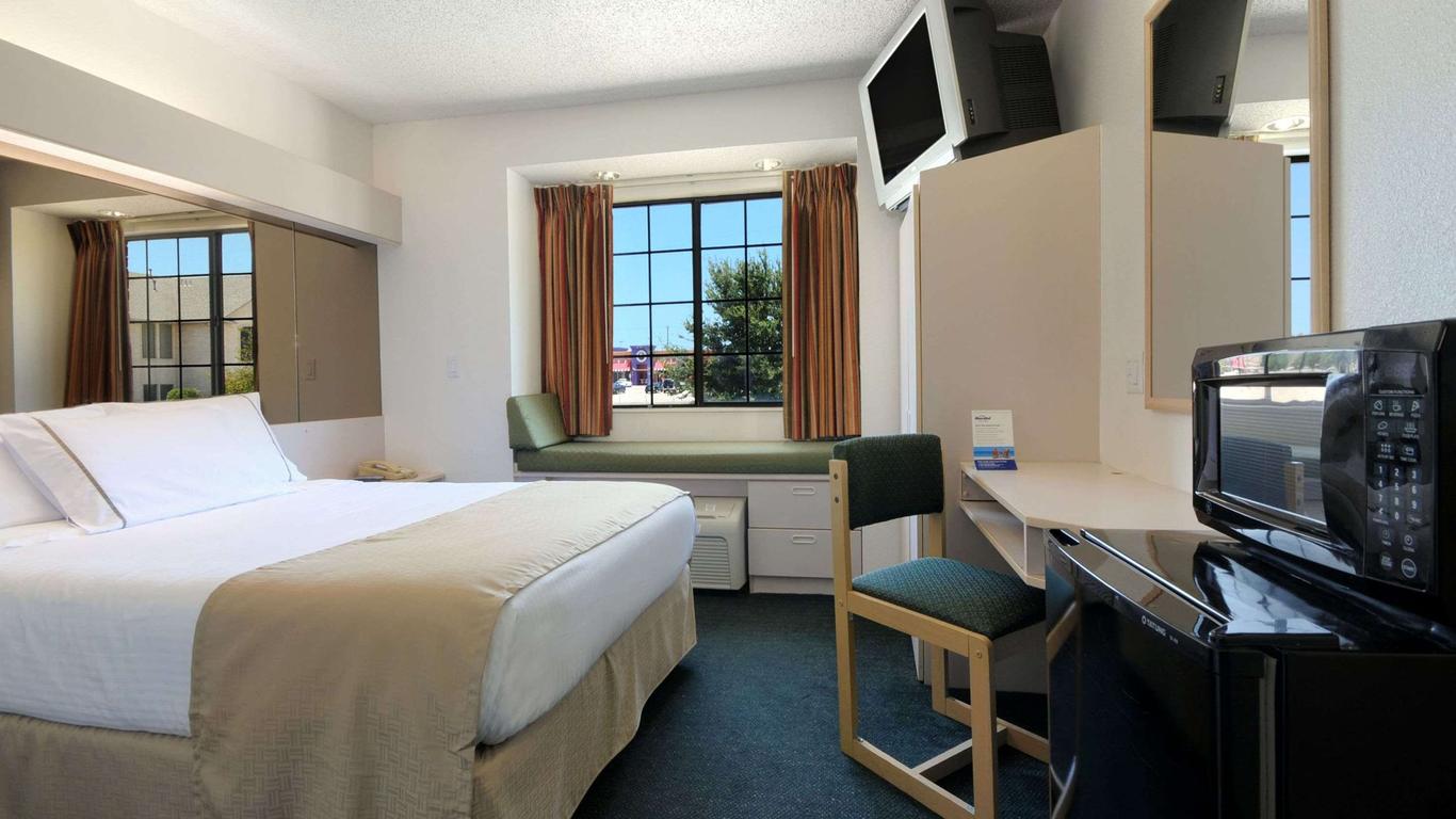 Microtel Inn & Suites by Wyndham Arlington/Dallas Area