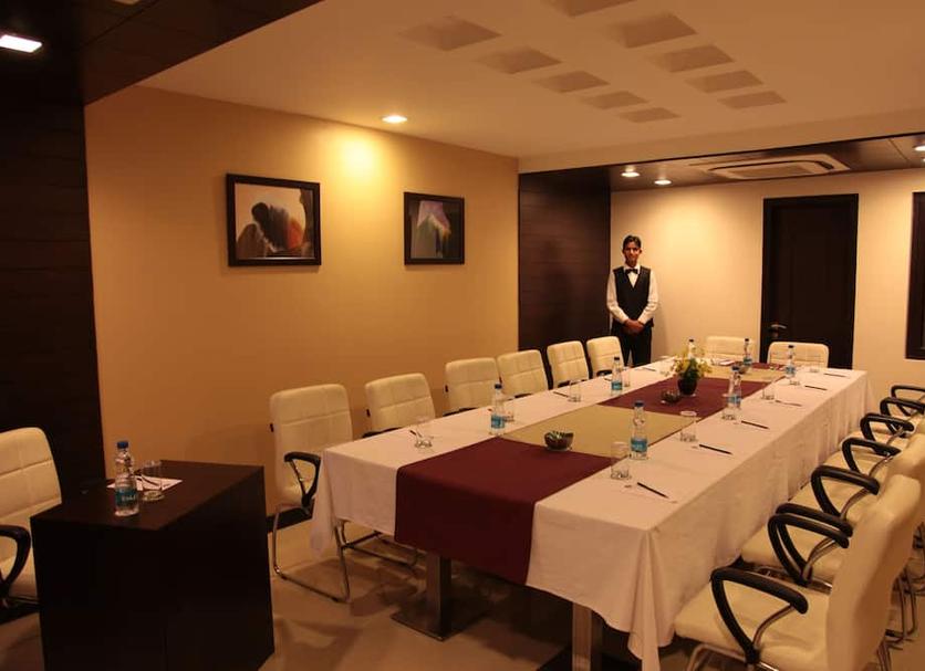 Ruang konferensi Foto