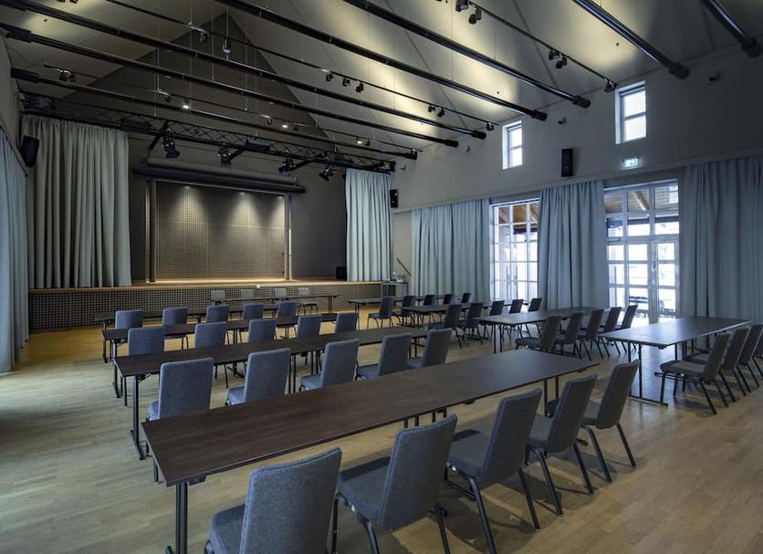 Ruang konferensi Foto
