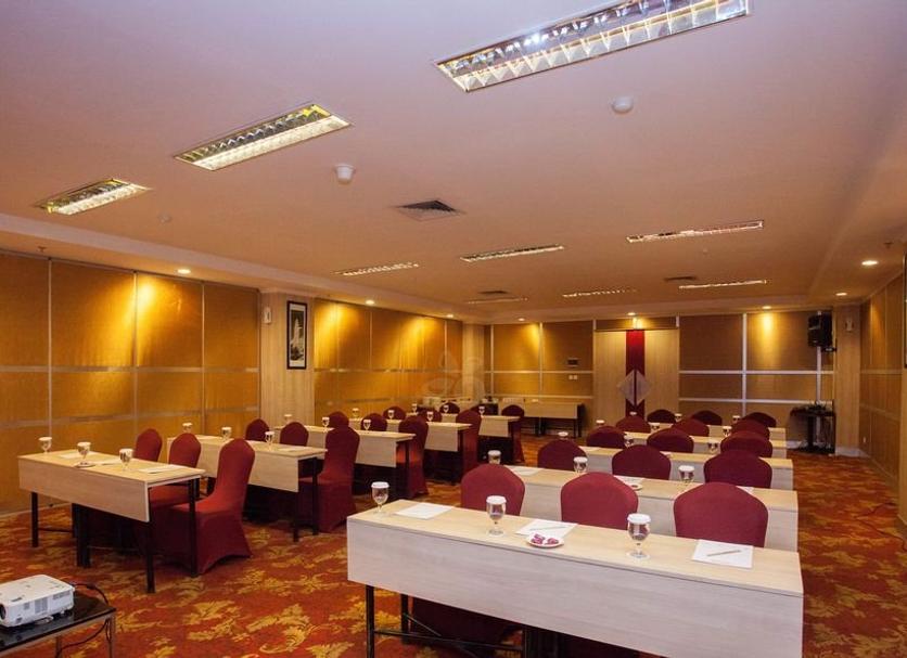 Ruang konferensi Foto