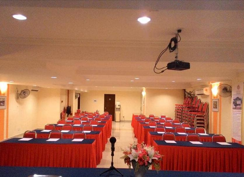 Ruang konferensi Foto