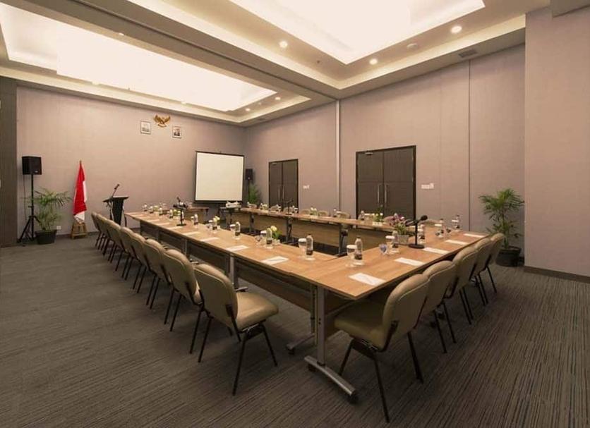 Ruang konferensi Foto