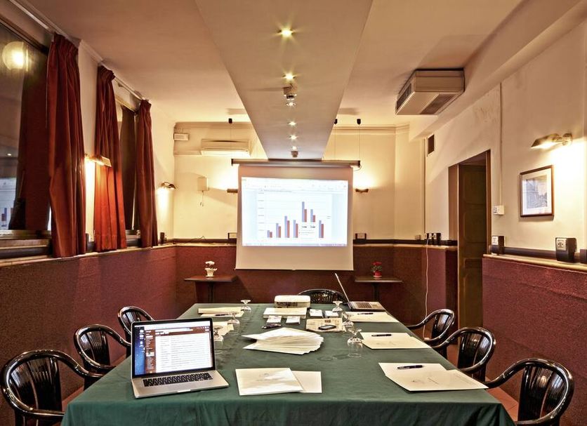 Ruang konferensi Foto
