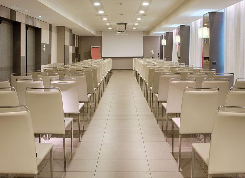 Ruang konferensi Foto
