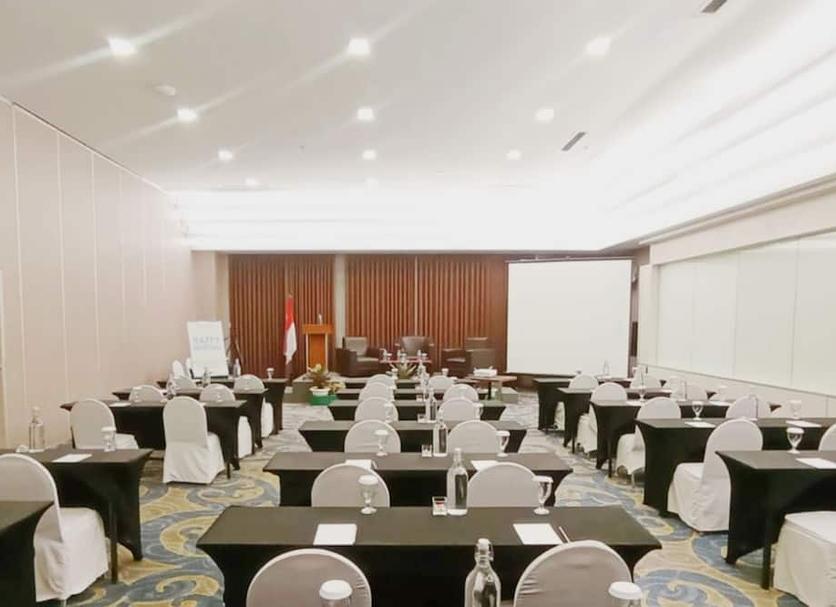 Ruang konferensi Foto