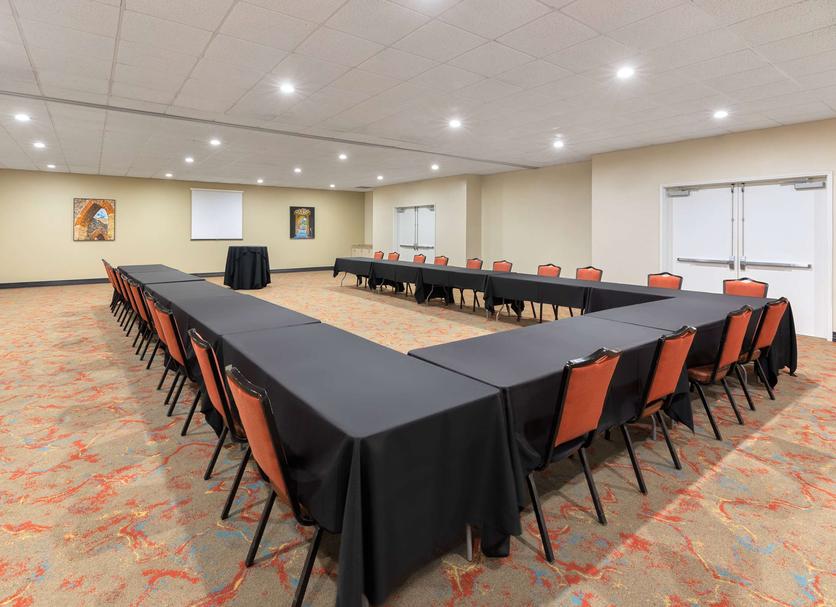 Ruang konferensi Foto