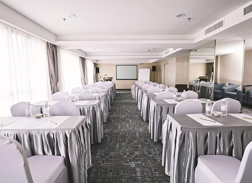 Ruang konferensi Foto