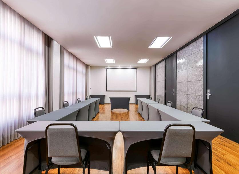 Ruang konferensi Foto