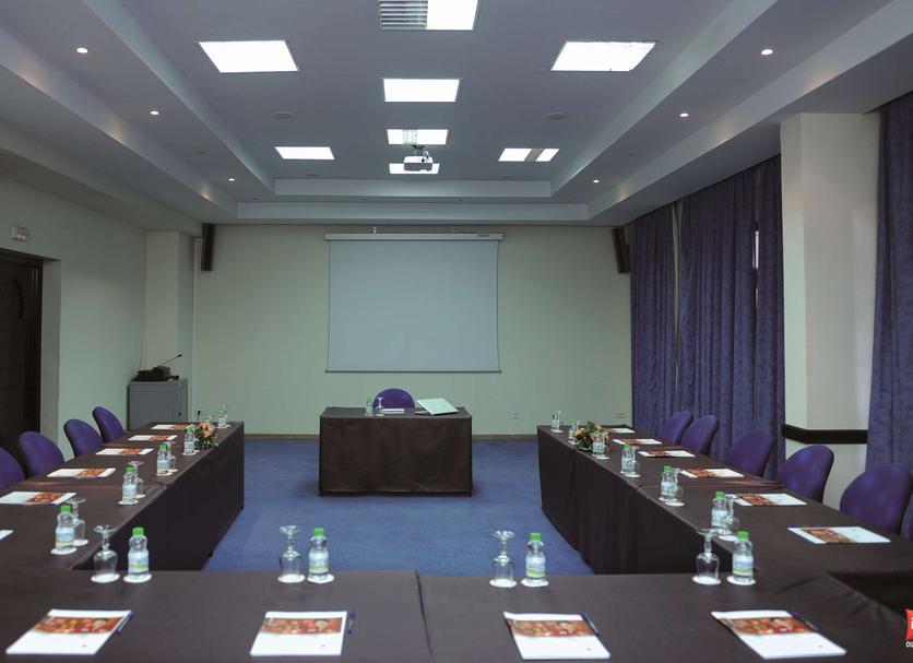 Ruang konferensi Foto