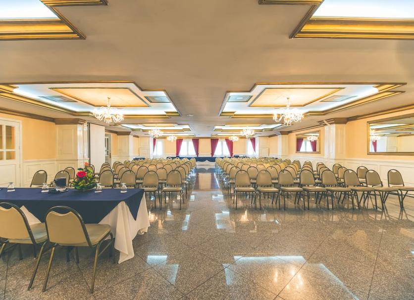 Ruang konferensi Foto