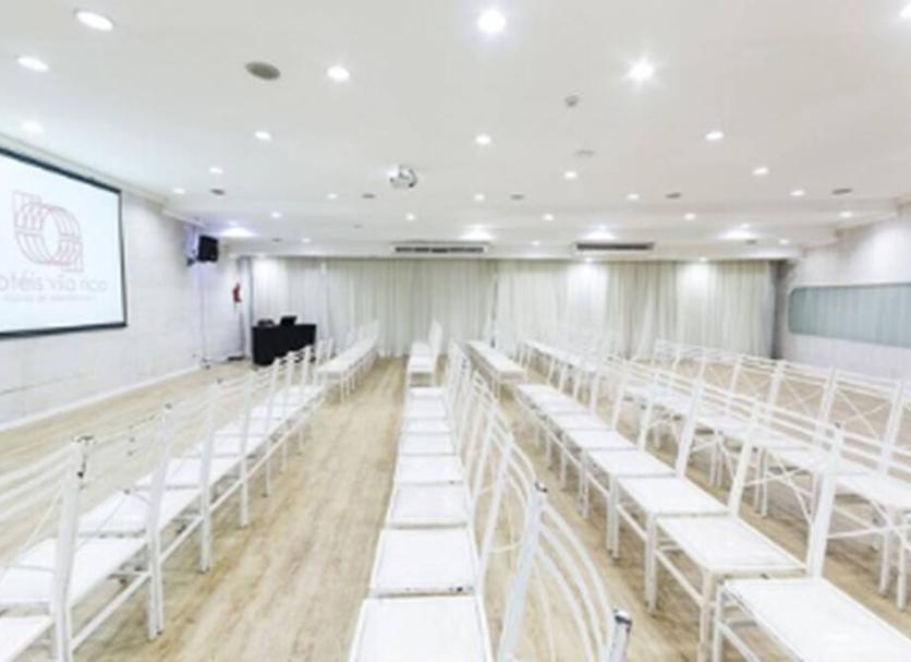 Ruang konferensi Foto