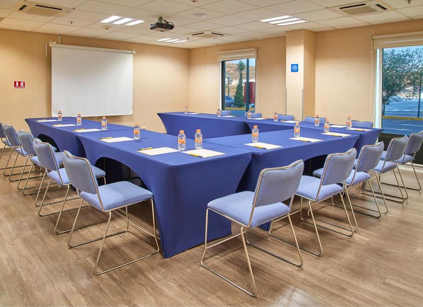Ruang konferensi Foto