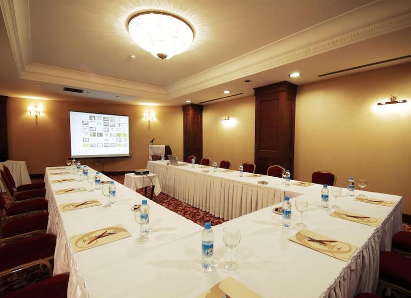 Ruang konferensi Foto
