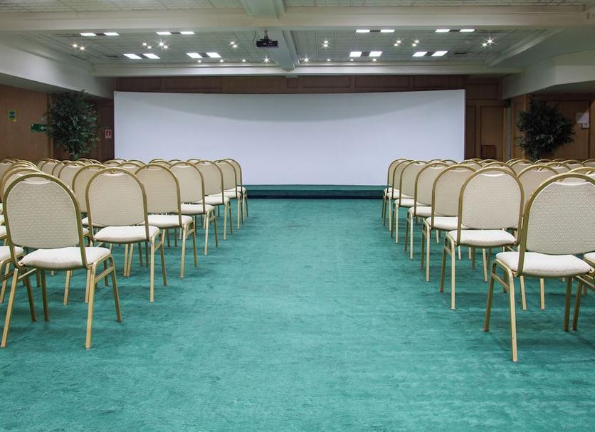 Ruang konferensi Foto