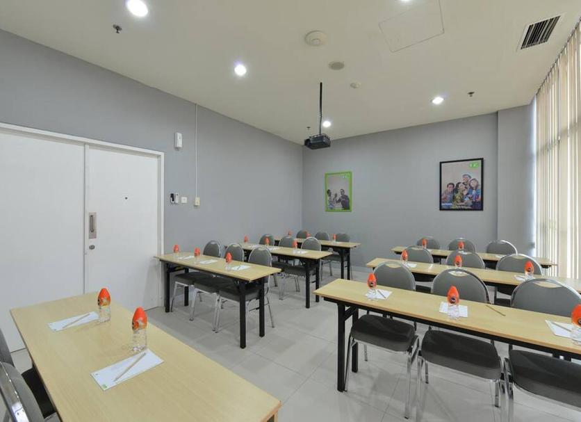 Ruang konferensi Foto
