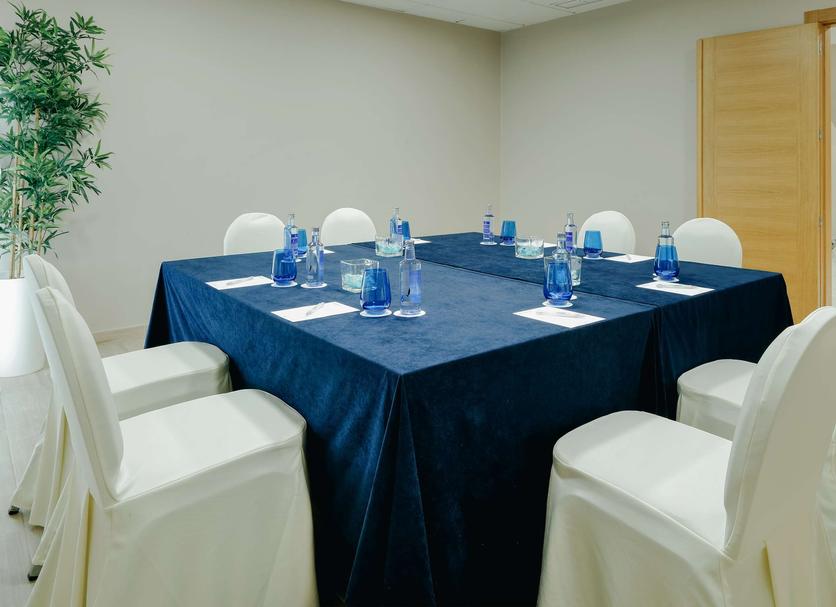 Ruang konferensi Foto