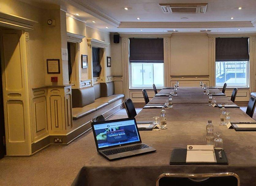 Ruang konferensi Foto
