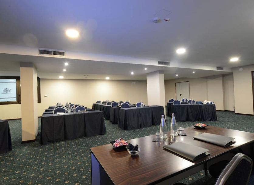Ruang konferensi Foto
