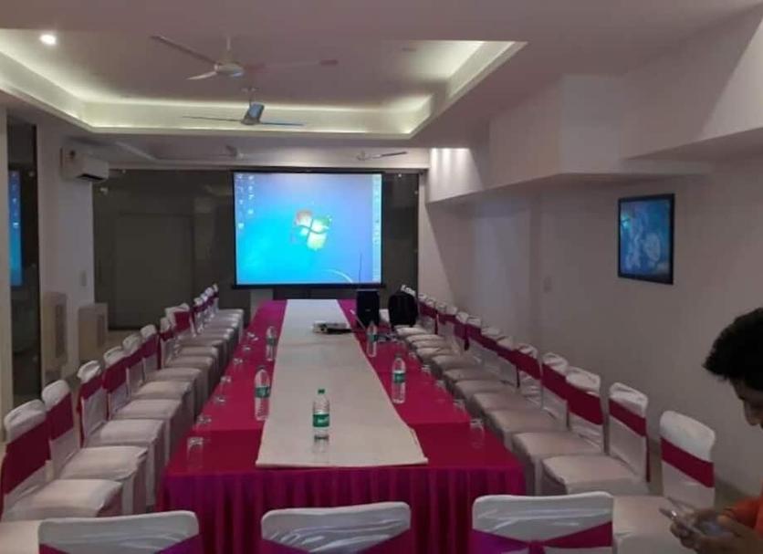 Ruang konferensi Foto