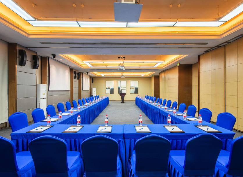 Ruang konferensi Foto