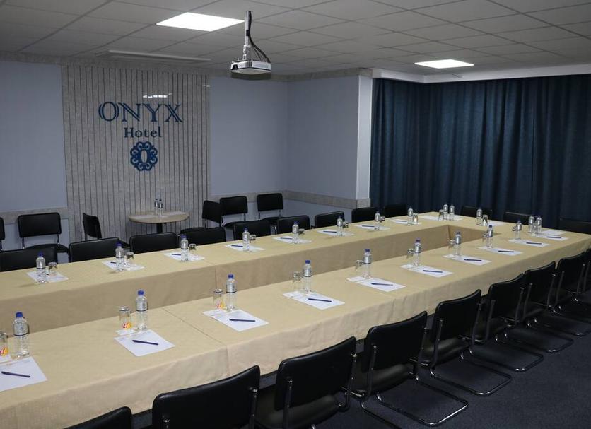 Ruang konferensi Foto