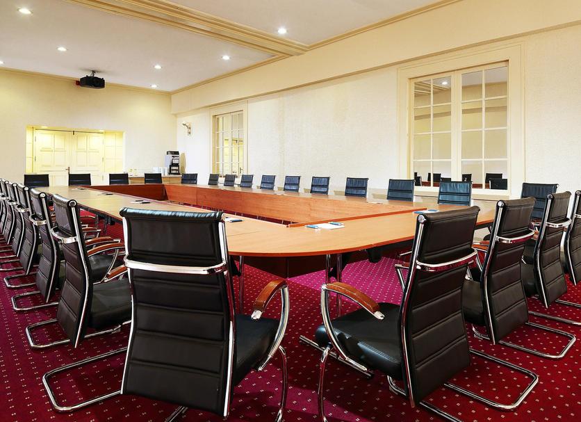 Ruang konferensi Foto