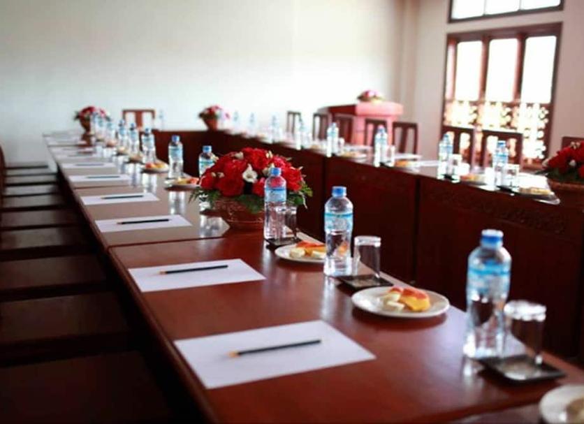 Ruang konferensi Foto