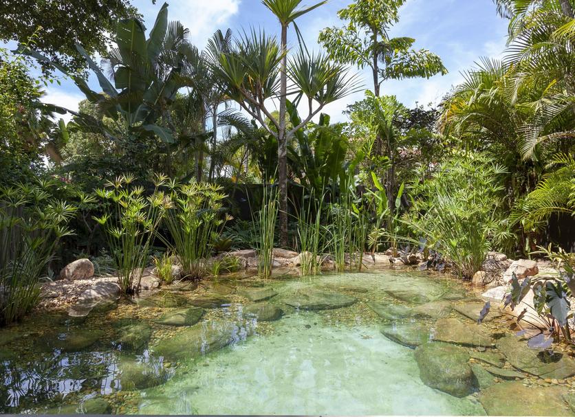 Pemandangan luar Foto