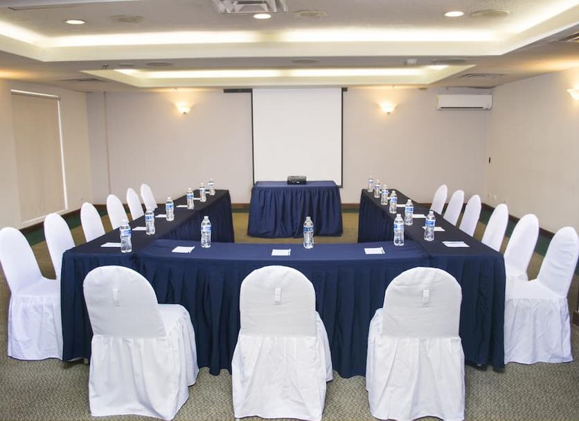 Ruang konferensi Foto