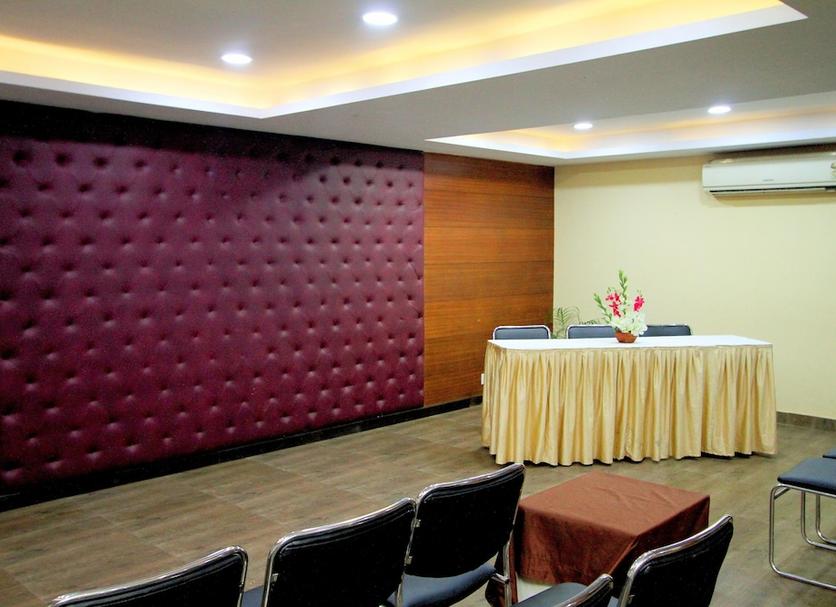Ruang konferensi Foto