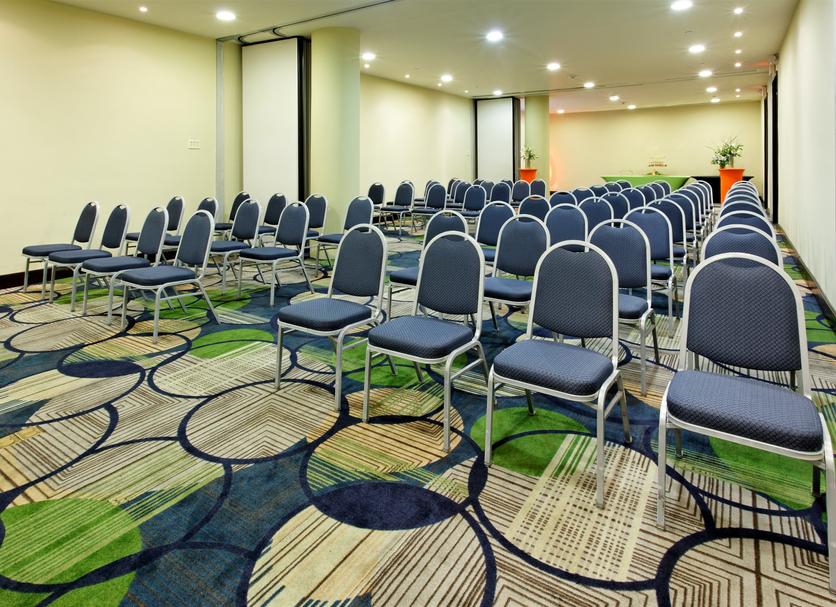 Ruang konferensi Foto