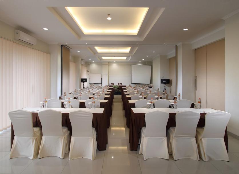 Ruang konferensi Foto