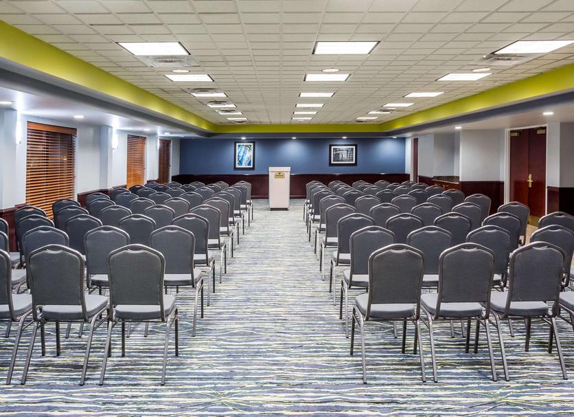 Ruang konferensi Foto