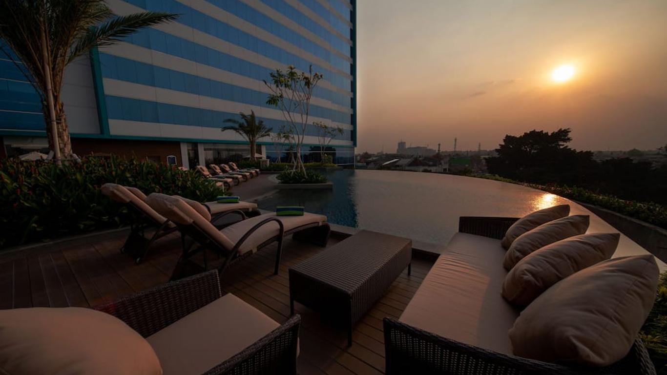 Avenzel Hotel & Convention Cibubur