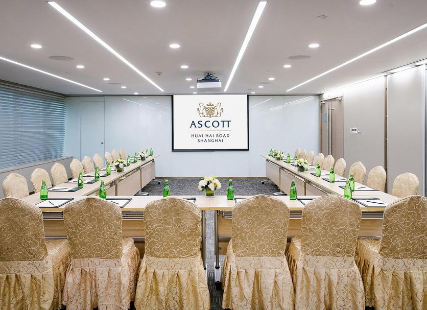 Ruang konferensi Foto