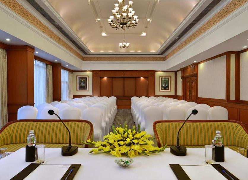 Ruang konferensi Foto