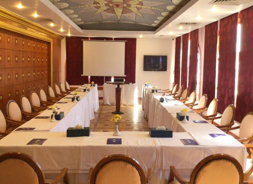 Ruang konferensi Foto