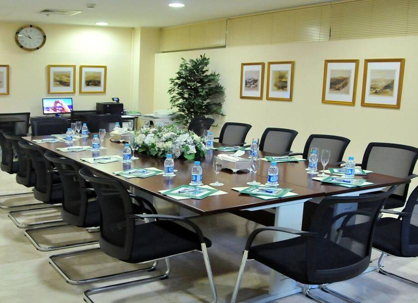 Ruang konferensi Foto