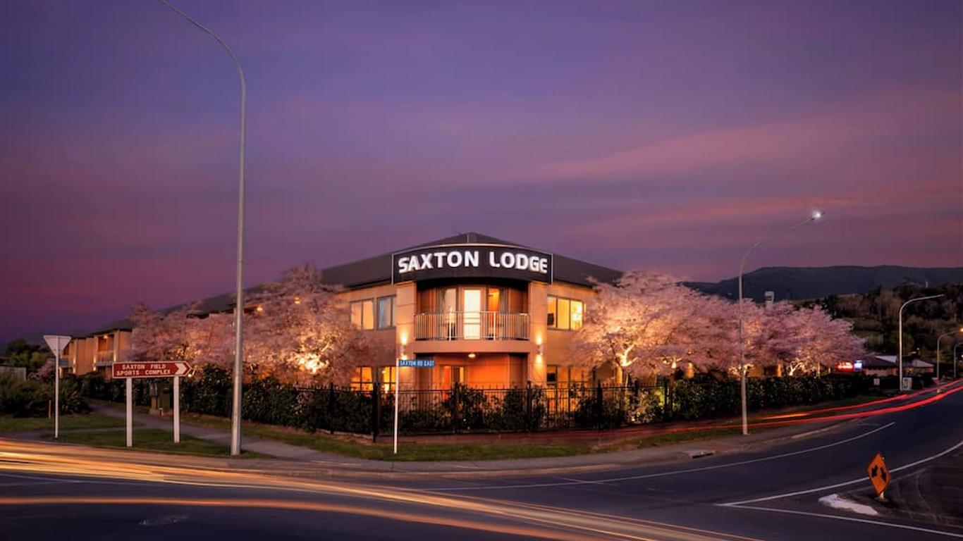Saxton Lodge