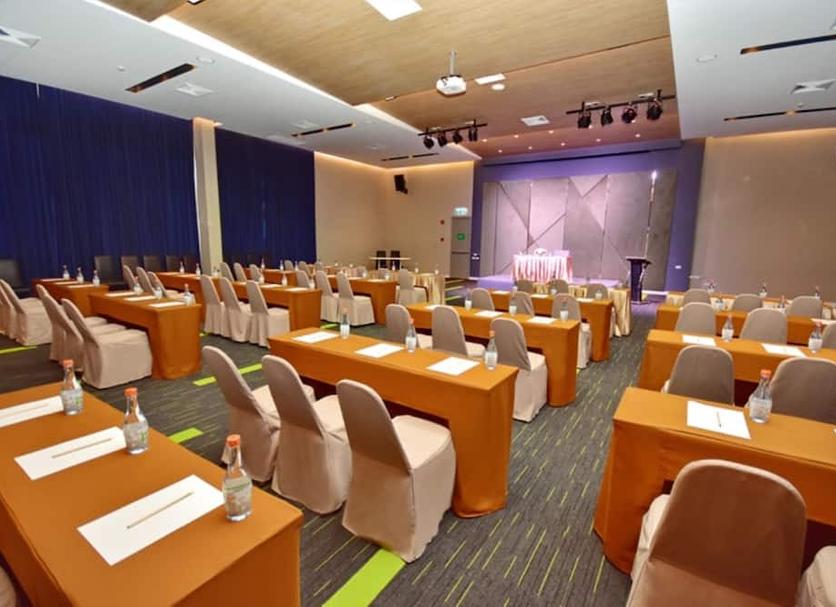 Ruang konferensi Foto