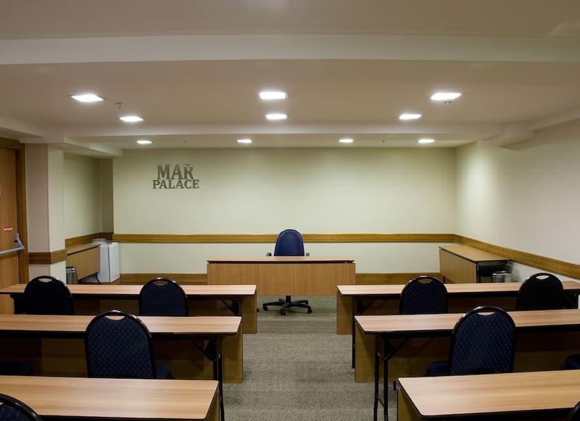 Ruang konferensi Foto