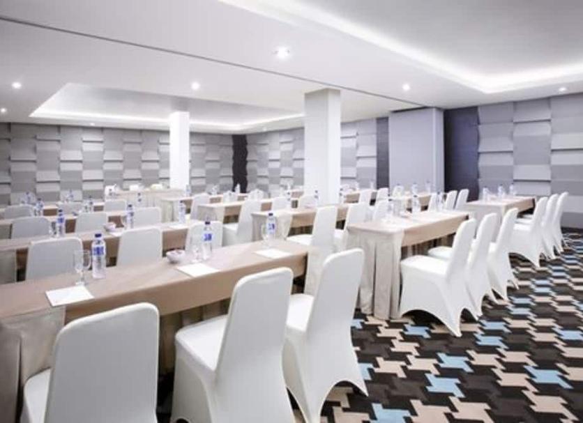 Ruang konferensi Foto