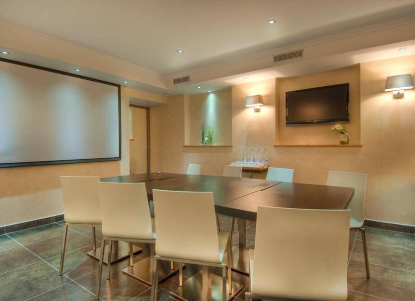 Ruang konferensi Foto
