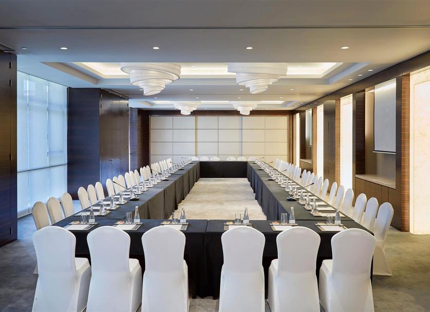 Ruang konferensi Foto