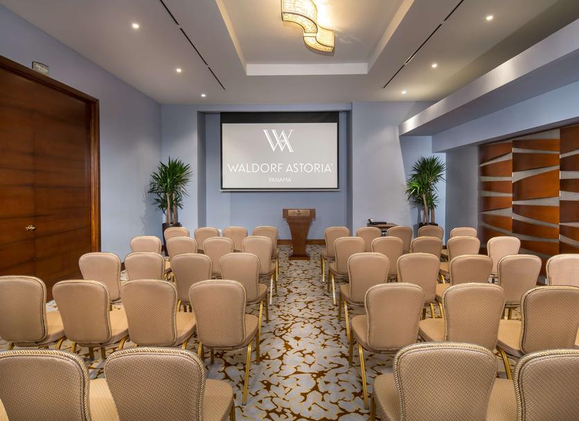 Ruang konferensi Foto